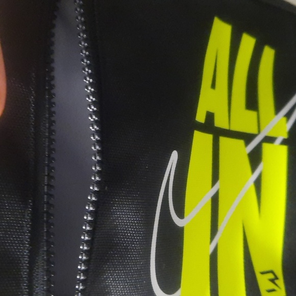 Largo Nike Signature Swoosh Logo All In Lunchbox - Picture 5 of 8